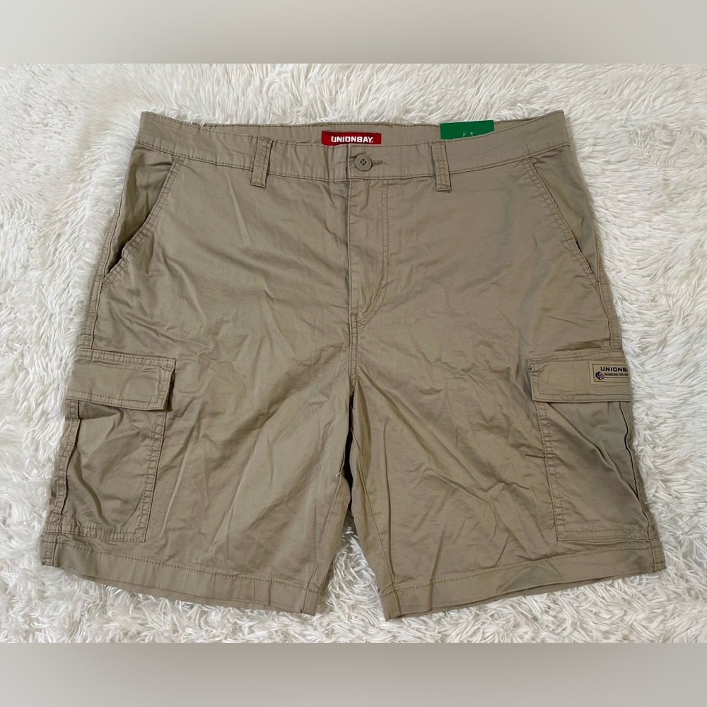 NEW UNIONBAY Relaxed Fit Flex Waist Cargo Shorts Khaki Tan Gorpcore Mens 38 XL - Picture 2 of 9